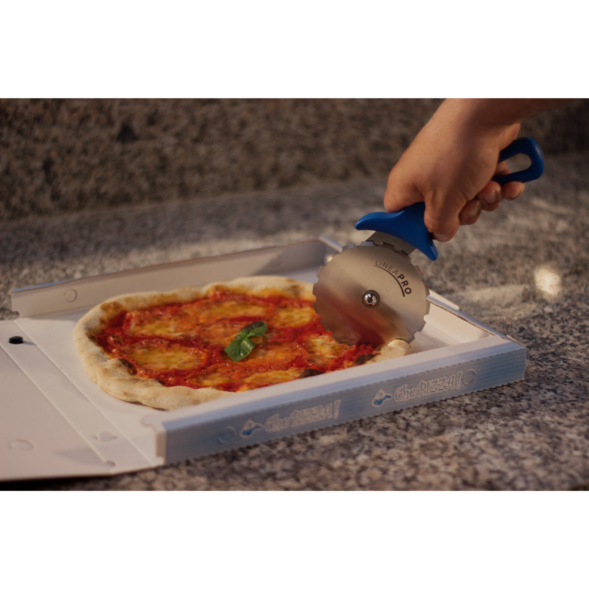 PREMIUM pizza knife - serrated