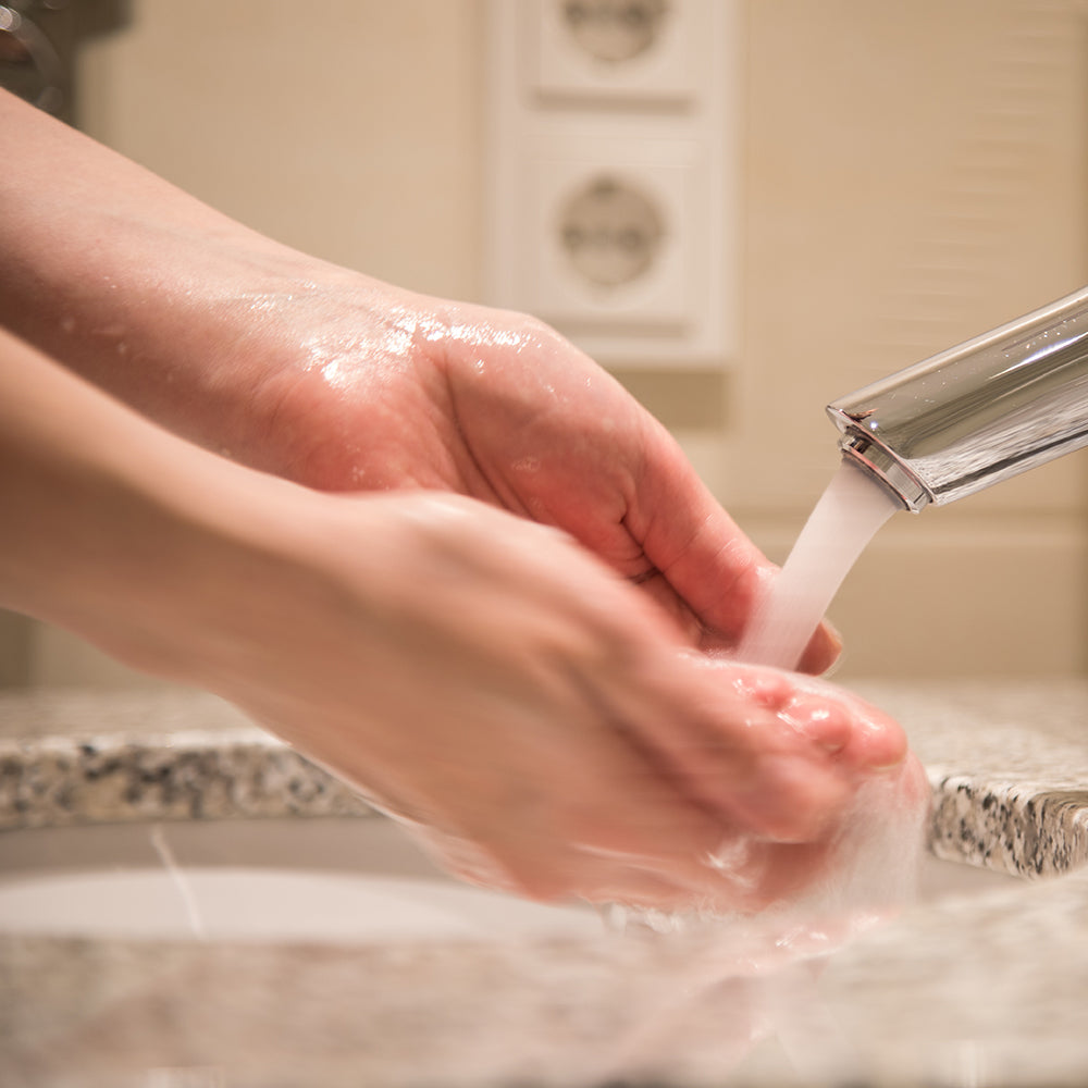 Single hole sink with infrared sensor